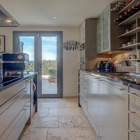 Cyril Magnifique Provencale * Saint-Tropez